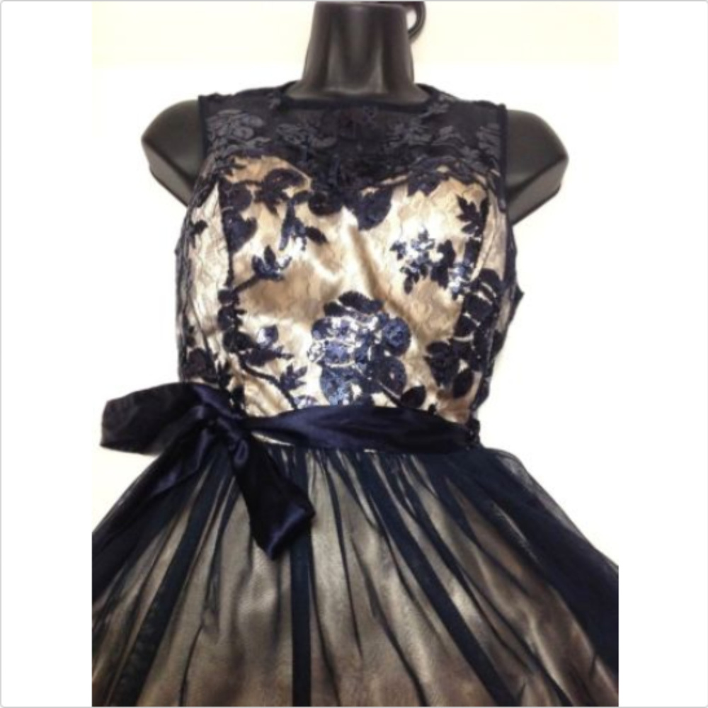 Formal Lace Navy Party Wedding Dress Sz 7/8 Medium